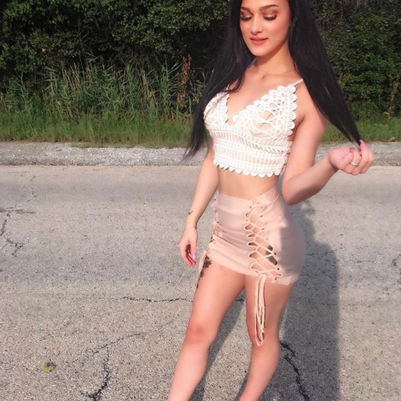 SEXY CROP TOP - Picture 1 of 2